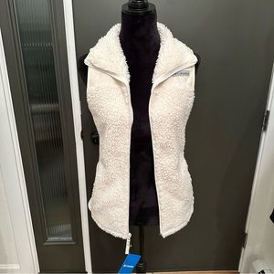 NWT Womens Columbia Sherpa vest xs